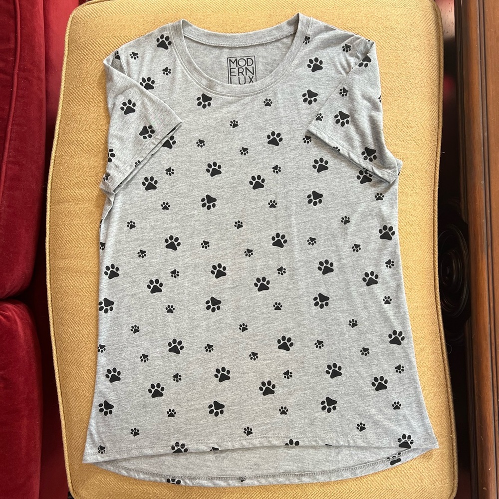 ❗️NWT❗️Modern Lux Paw Print Short Sleeve T-Shirt 🐾